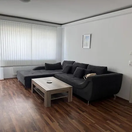 Großzügige Mit Terrasse Und 2 Badezimmern * Zweibrücken
