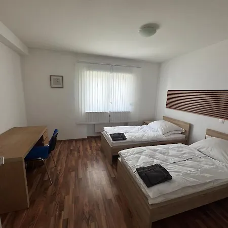 Großzügige Mit Terrasse Und 2 Badezimmern *