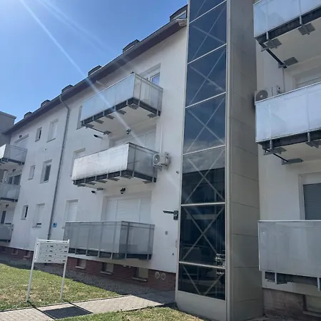 Großzügige Mit Terrasse Und 2 Badezimmern Zweibrücken